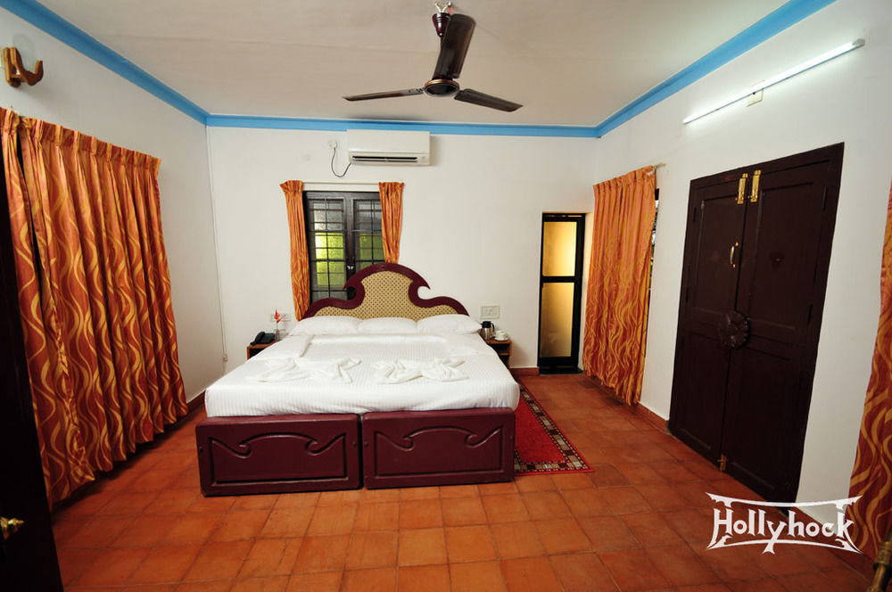 Holly Hock Bed & Breakfast Munnar Dış mekan fotoğraf